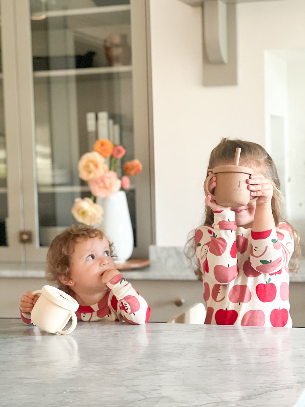 Tasse 2-en-1 en silicone pour enfant | Collation et boisson